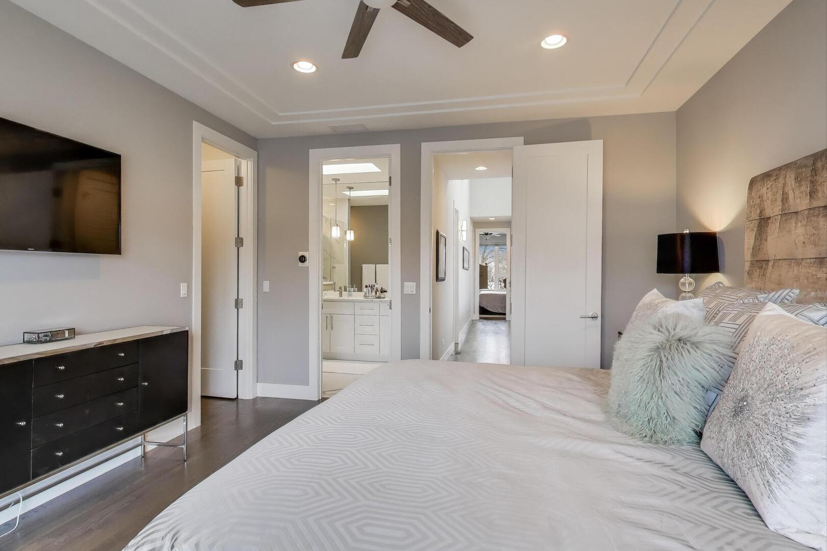 3943 N Francisco Avenue