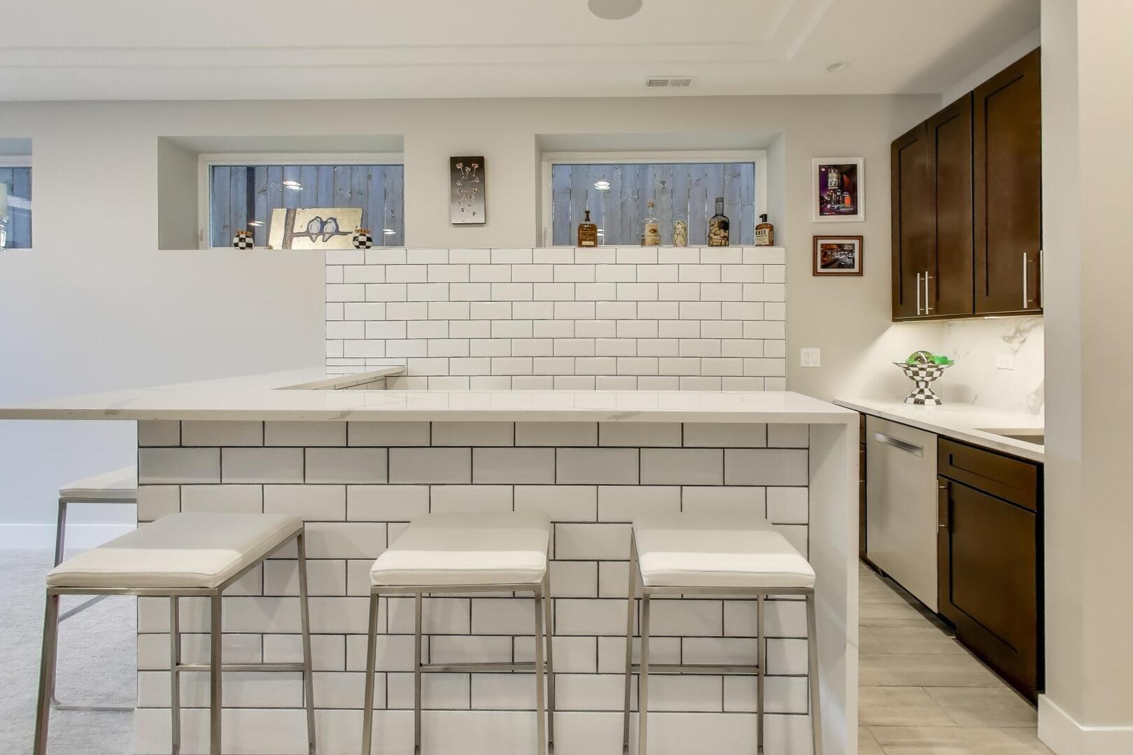 3943 N Francisco Avenue