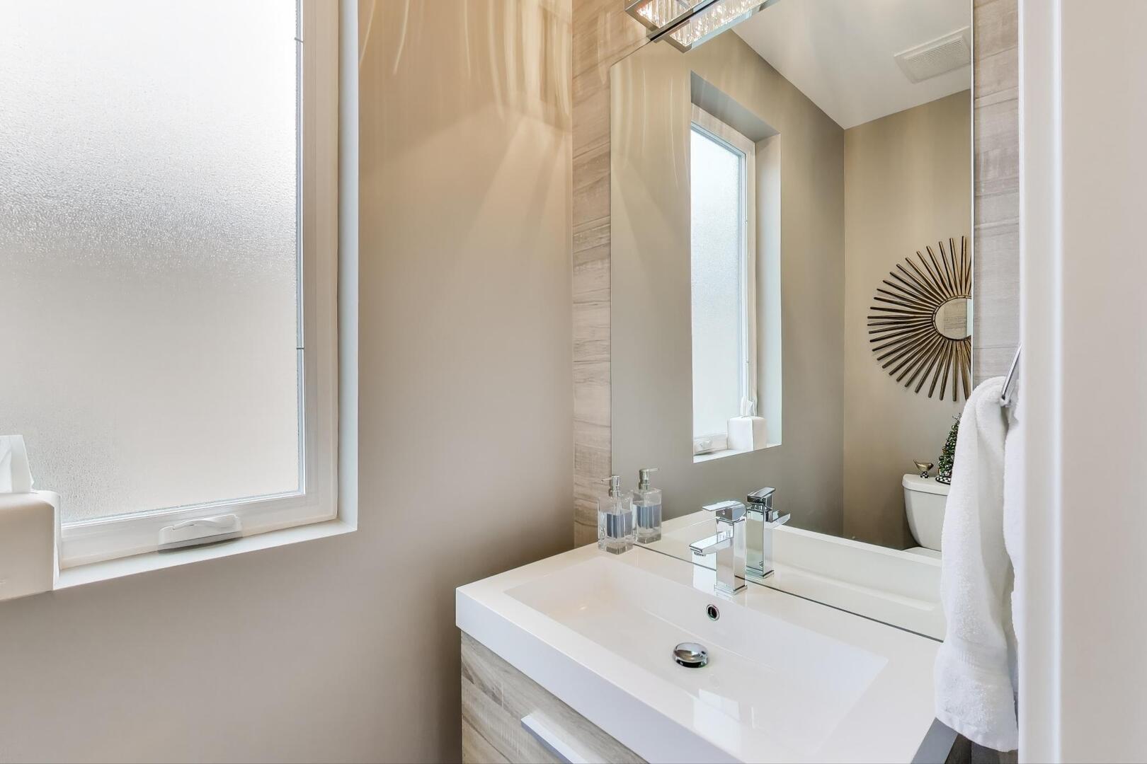 3943 N Francisco Avenue