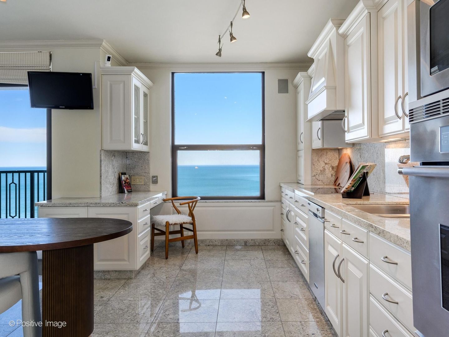 1040 N Lake Shore Drive Unit: 17D