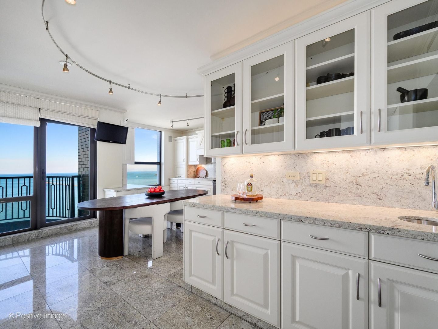 1040 N Lake Shore Drive Unit: 17D