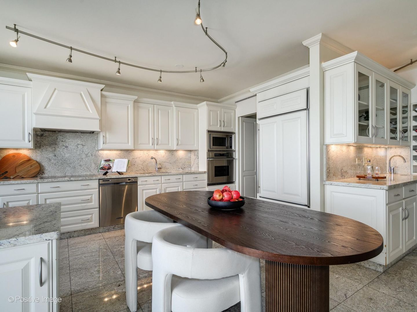 1040 N Lake Shore Drive Unit: 17D