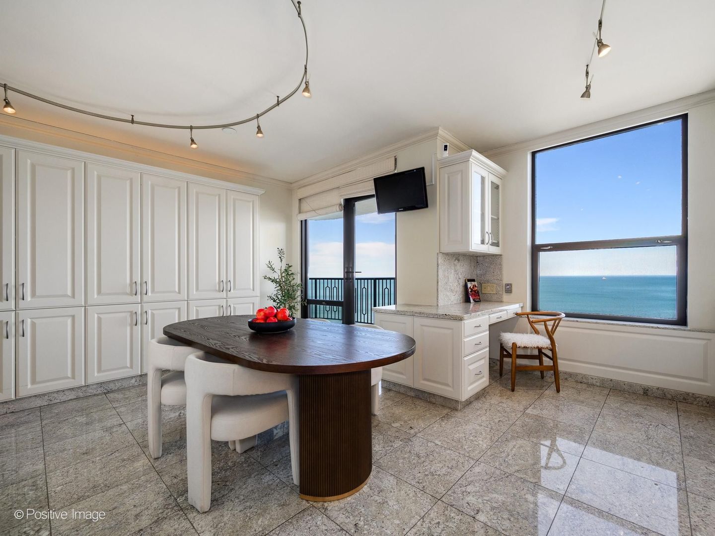 1040 N Lake Shore Drive Unit: 17D