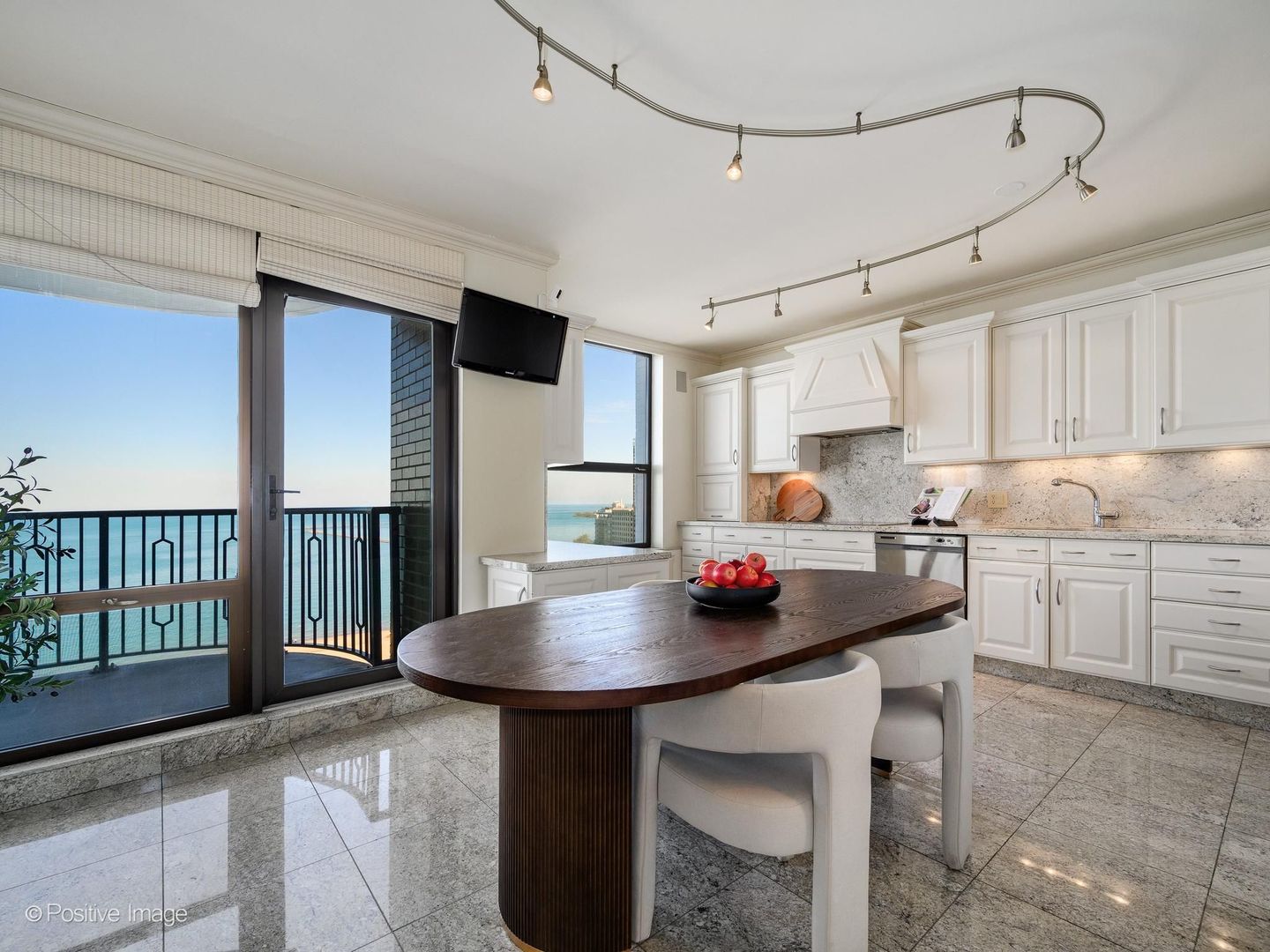 1040 N Lake Shore Drive Unit: 17D