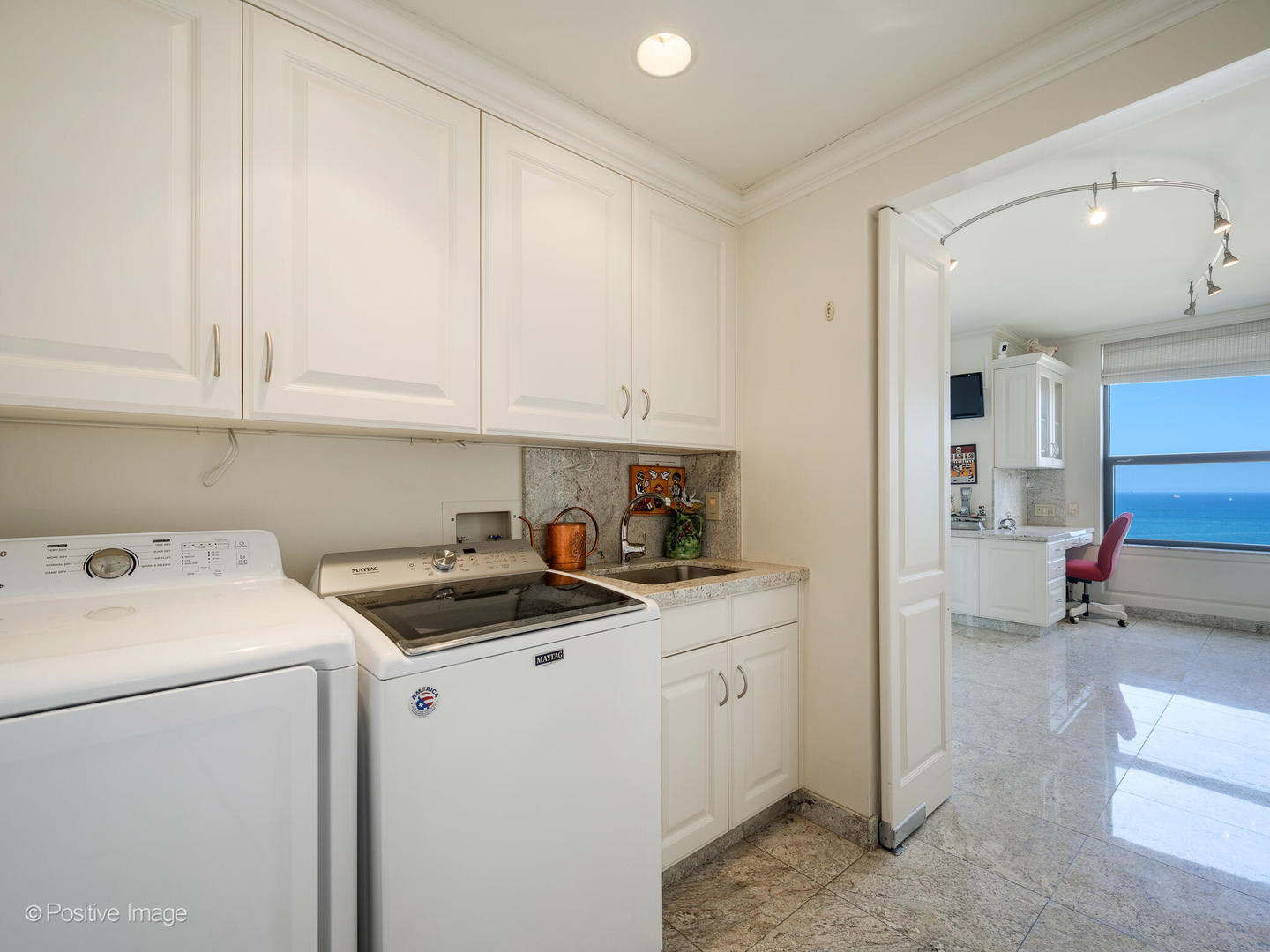 1040 N Lake Shore Drive Unit: 17D