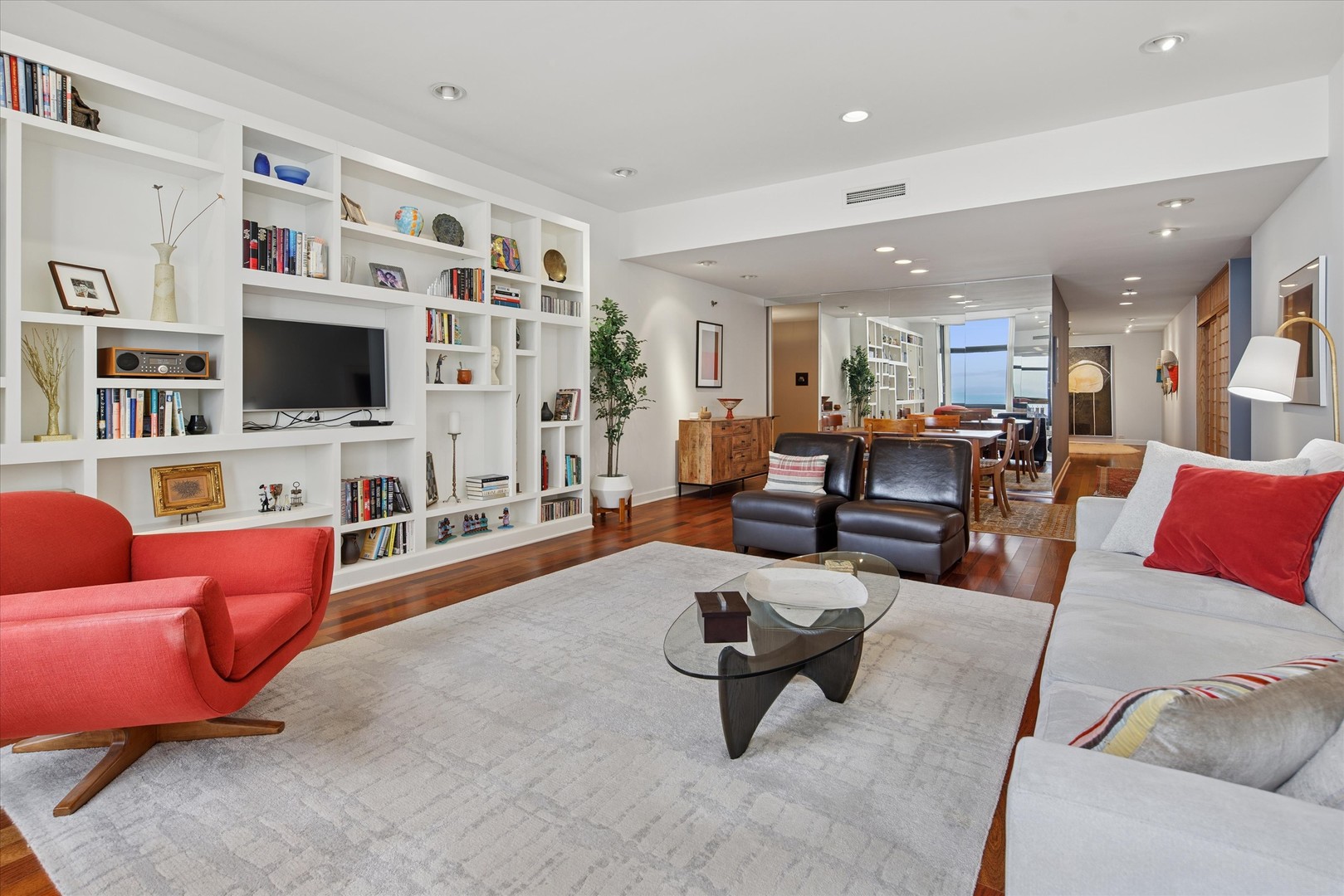 680 N Lake Shore Drive Unit: 501