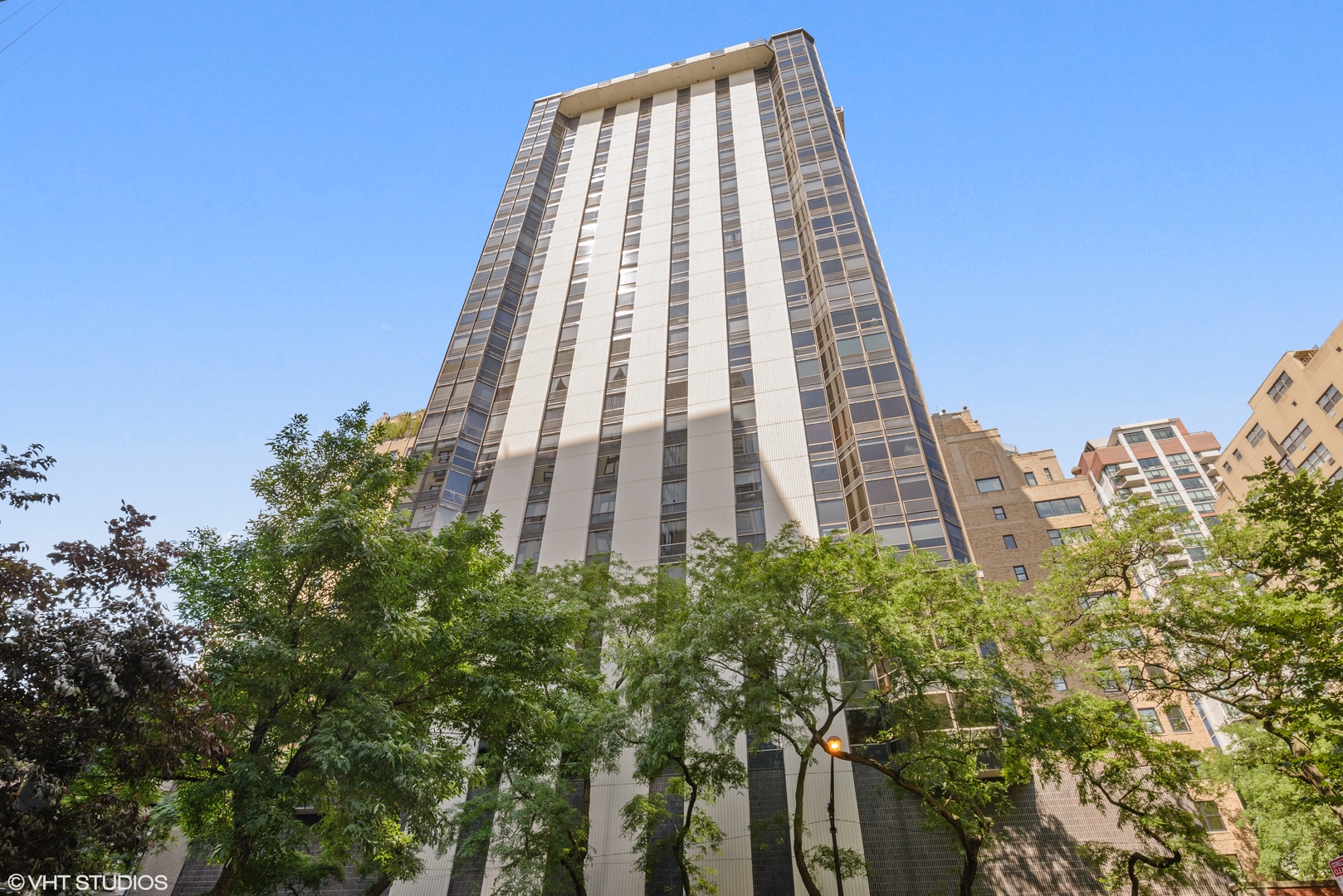 1310 N Ritchie Court Unit: 5B