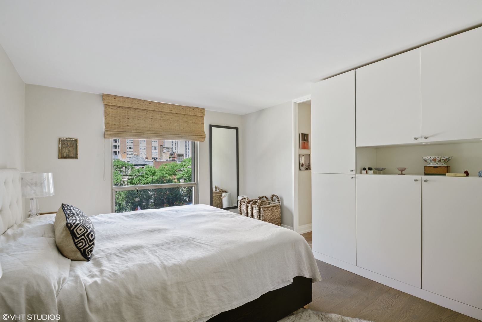 1310 N Ritchie Court Unit: 5B