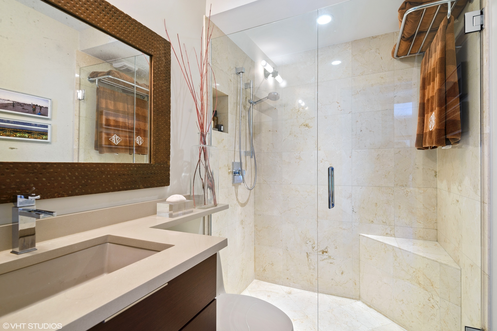 1310 N Ritchie Court Unit: 5B