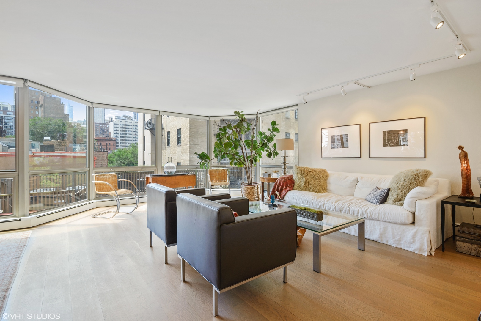 1310 N Ritchie Court Unit: 5B