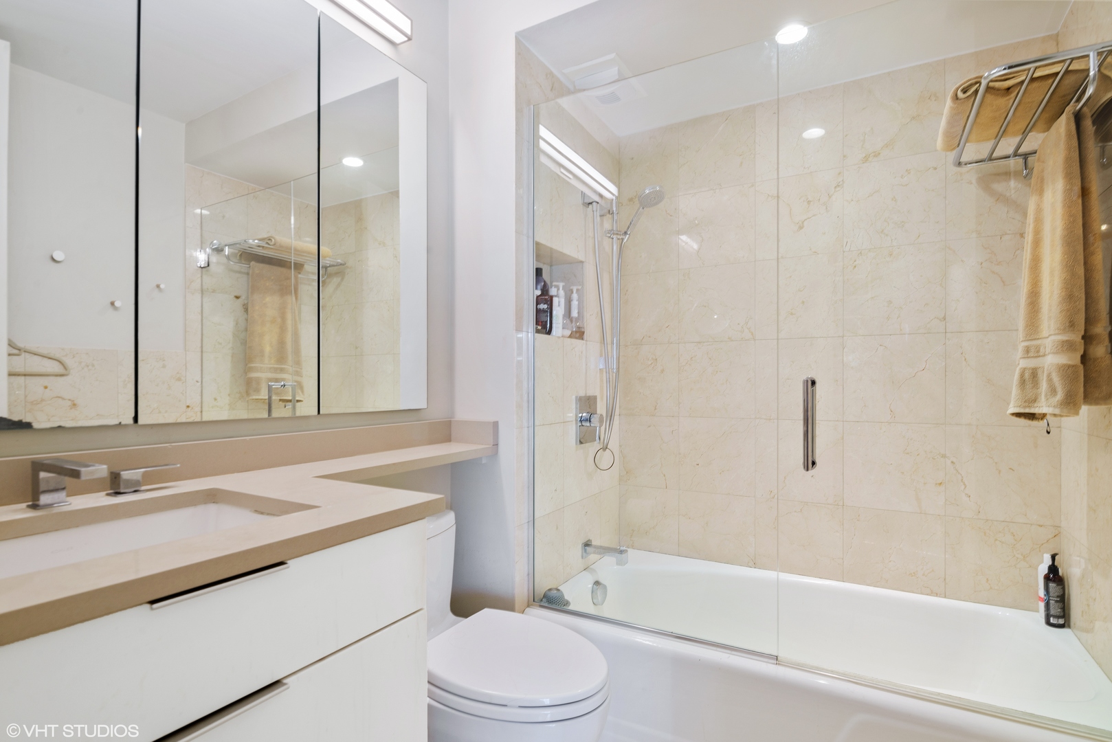 1310 N Ritchie Court Unit: 5B