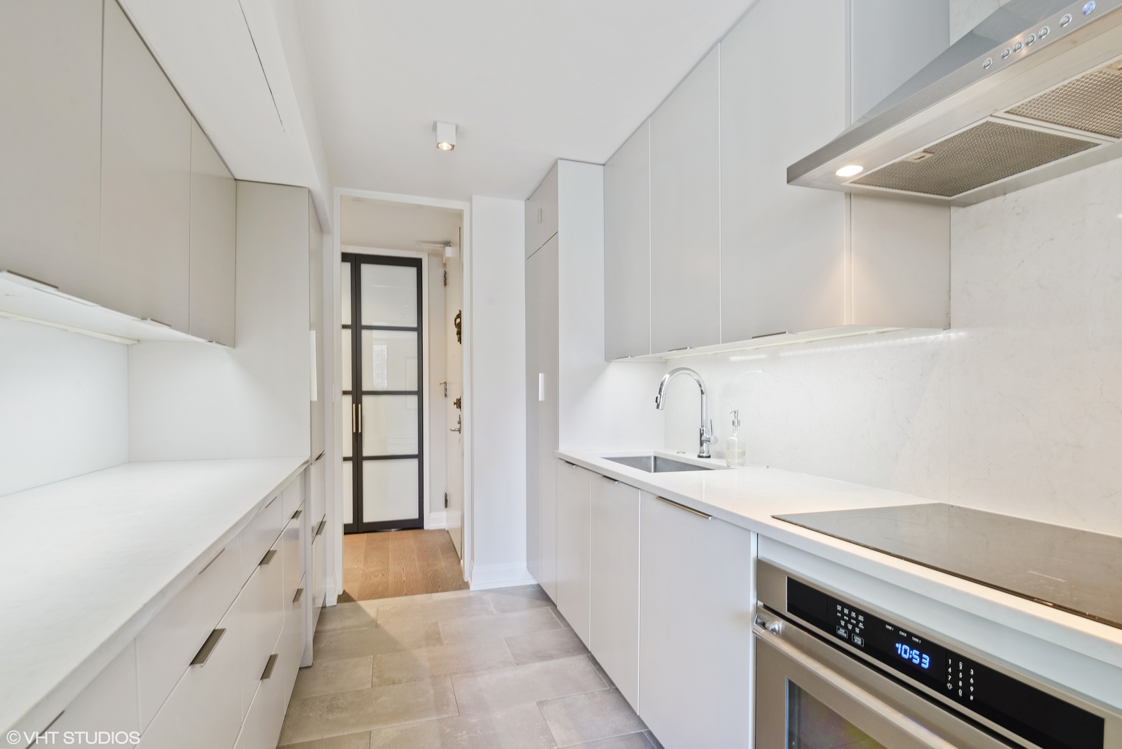 1310 N Ritchie Court Unit: 5B