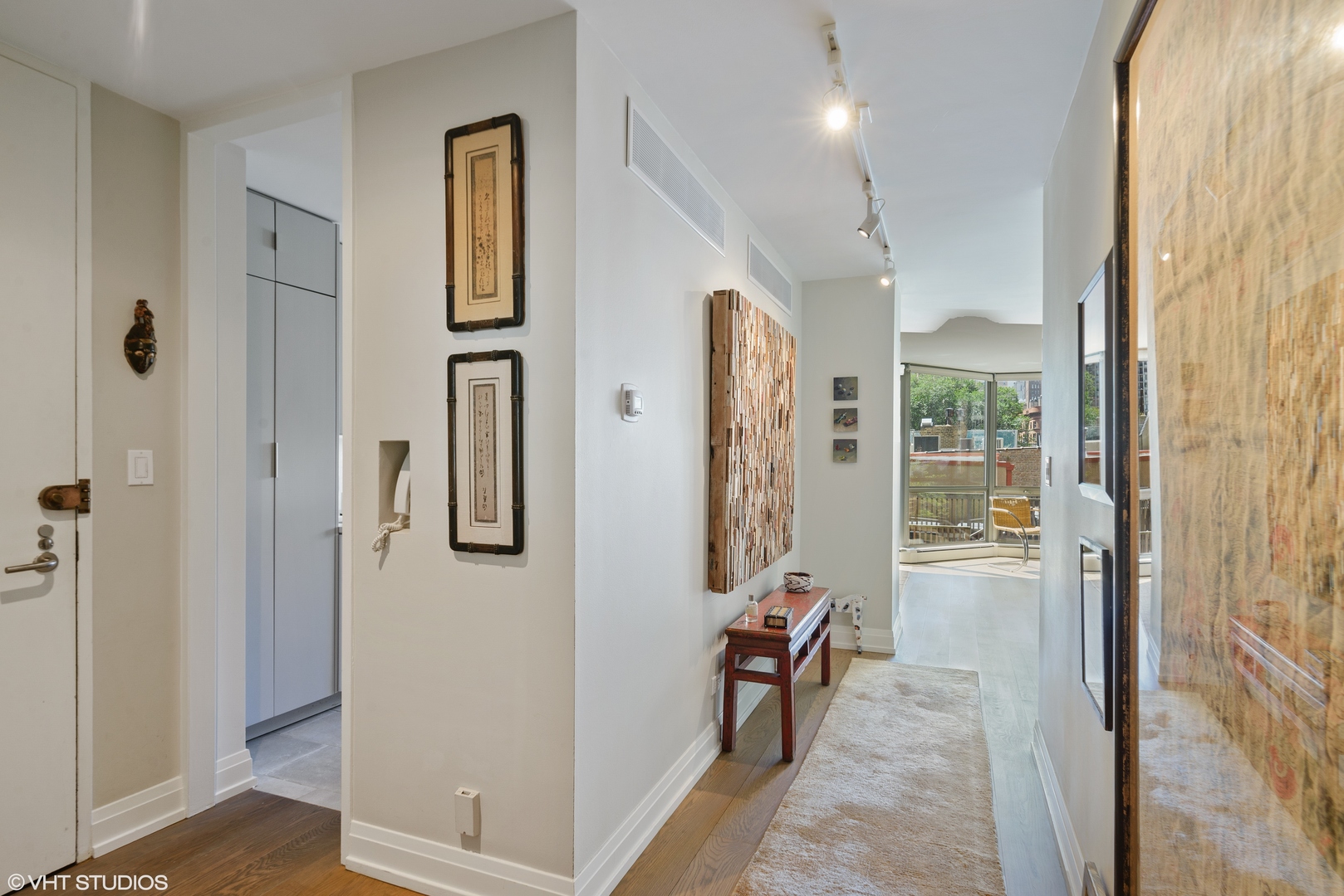 1310 N Ritchie Court Unit: 5B