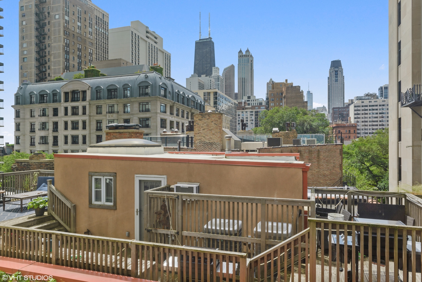 1310 N Ritchie Court Unit: 5B