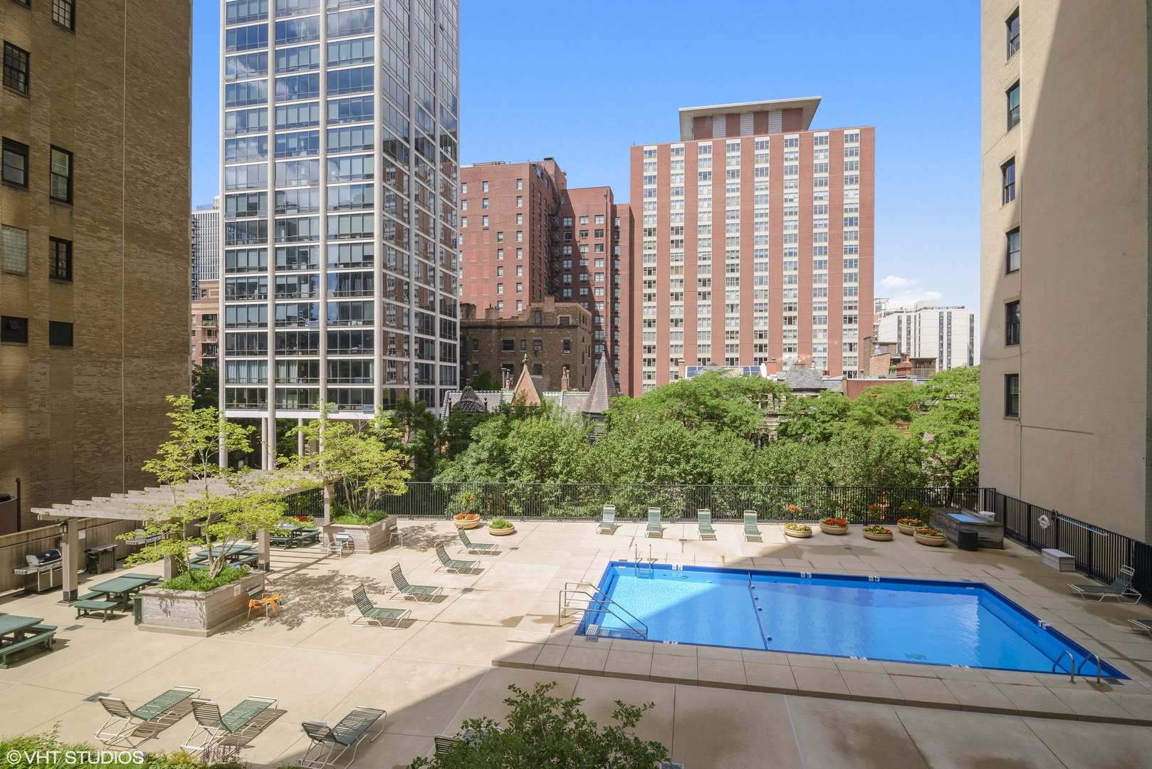 1310 N Ritchie Court Unit: 5B