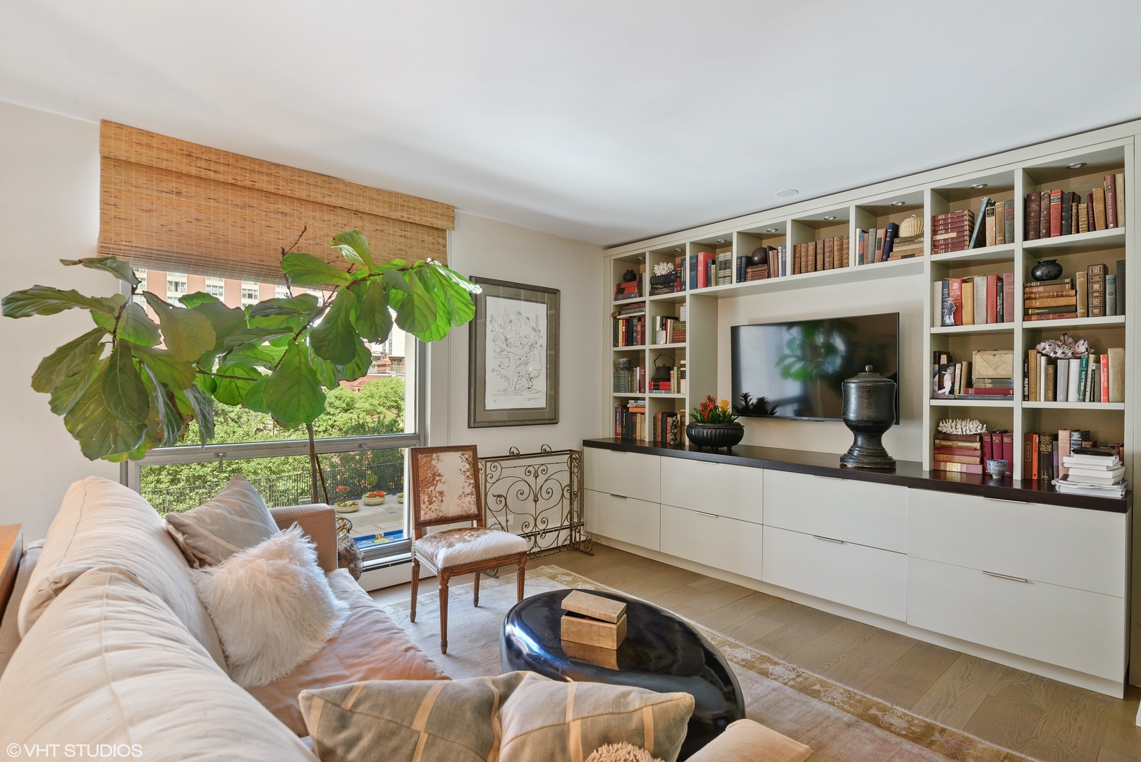 1310 N Ritchie Court Unit: 5B