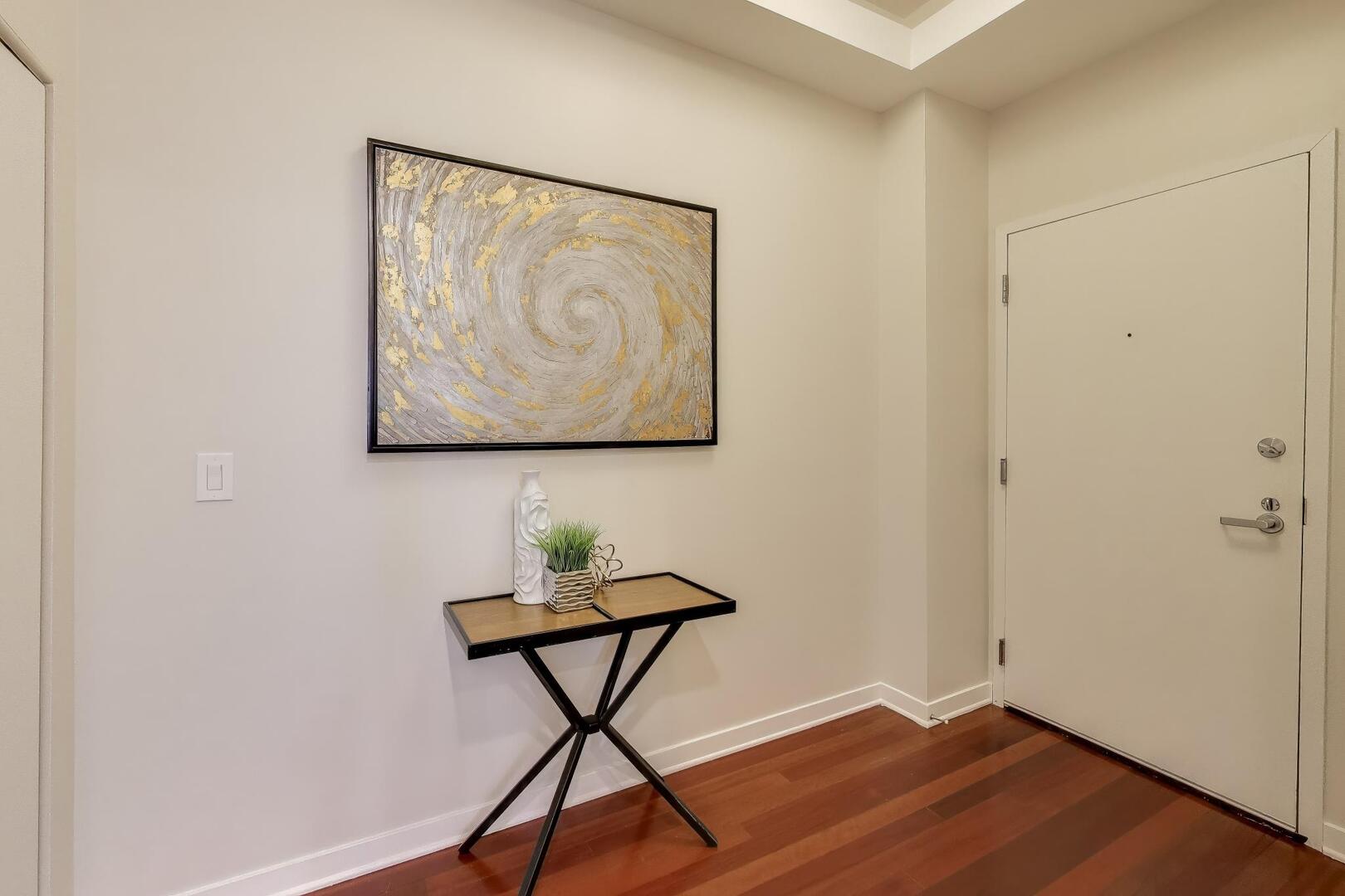 1600 N MARSHFIELD Avenue Unit: 403