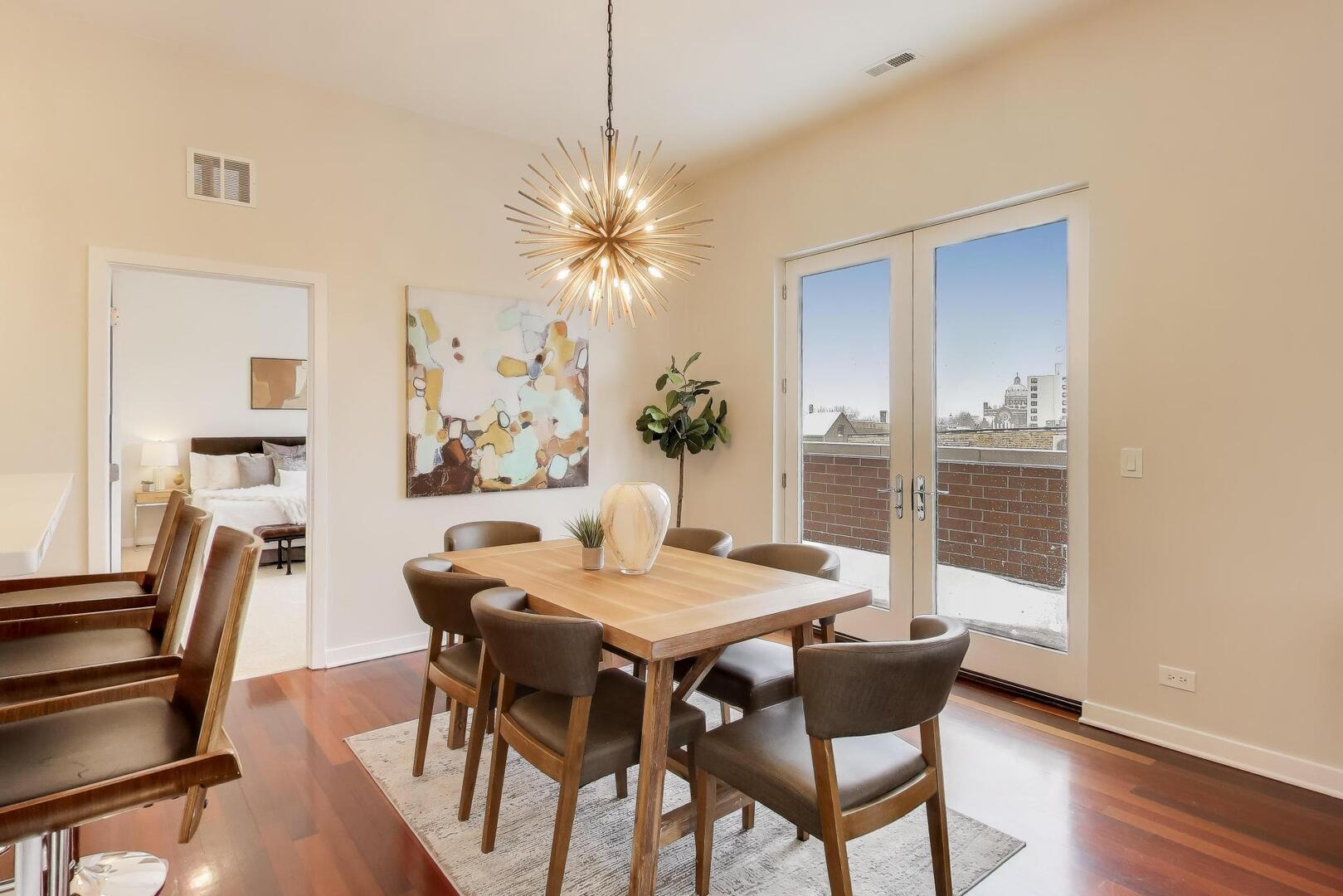 1600 N MARSHFIELD Avenue Unit: 403