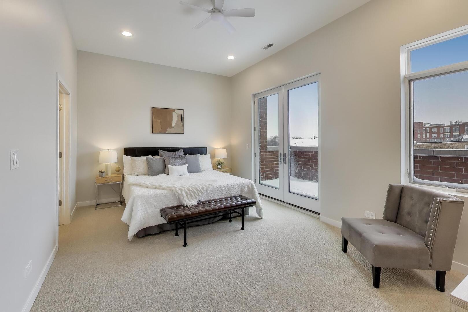 1600 N MARSHFIELD Avenue Unit: 403