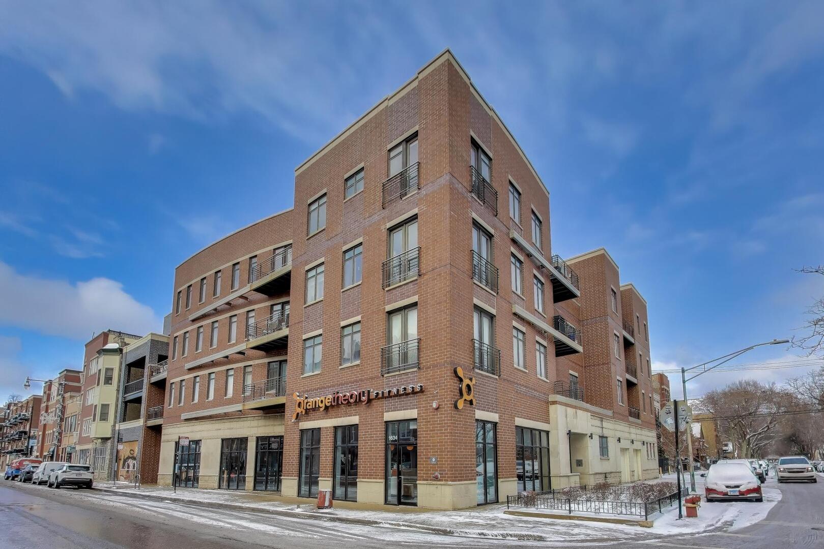 1600 N MARSHFIELD Avenue Unit: 403