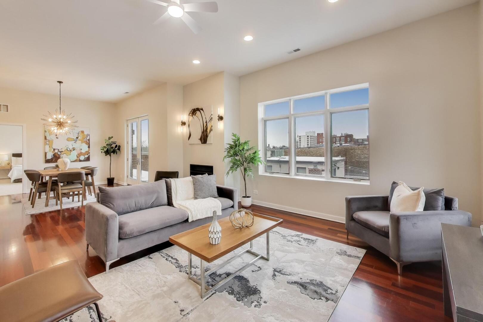 1600 N MARSHFIELD Avenue Unit: 403