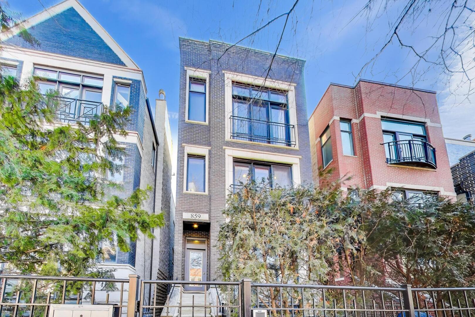 859 N Paulina Street Unit: 2