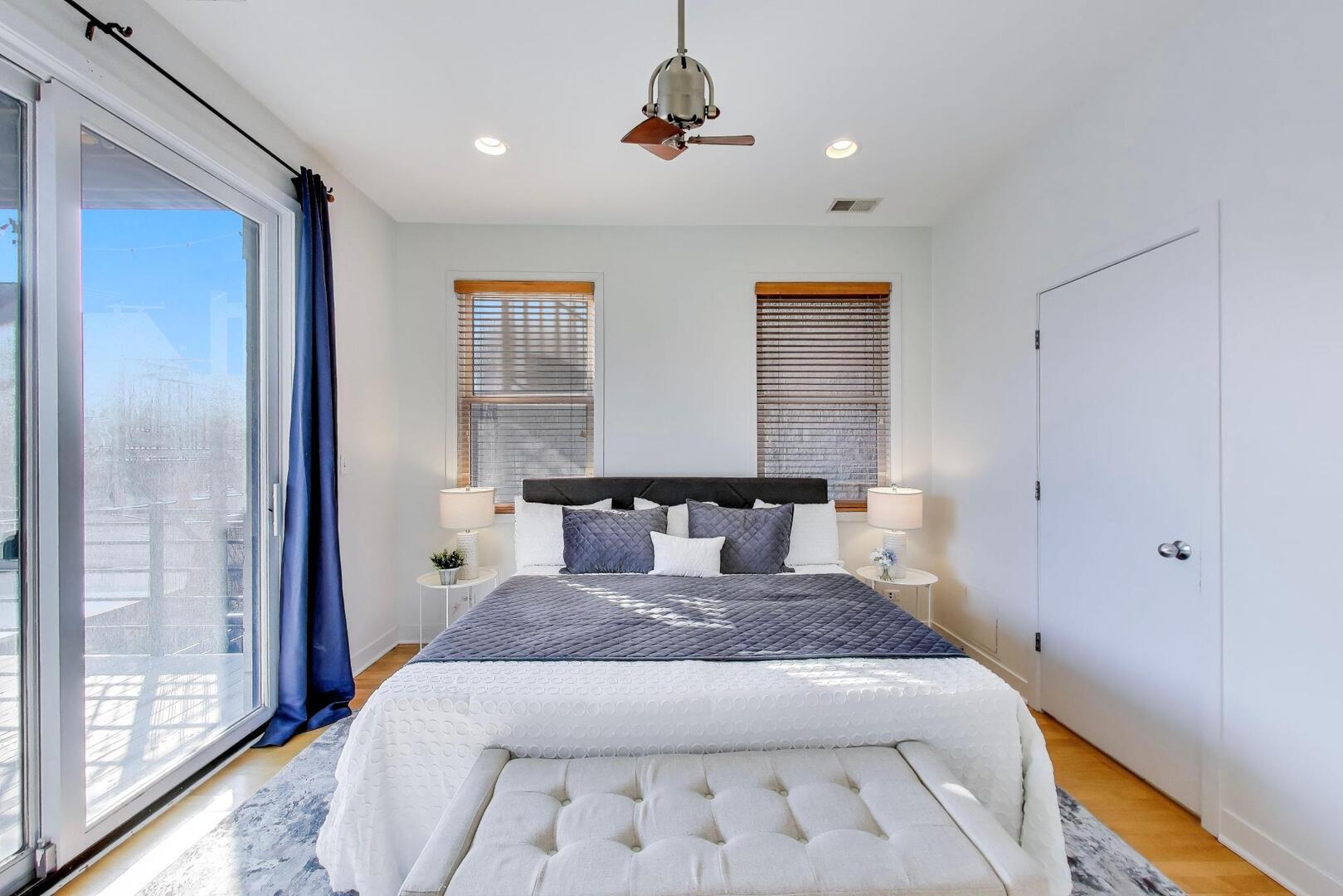 859 N Paulina Street Unit: 2