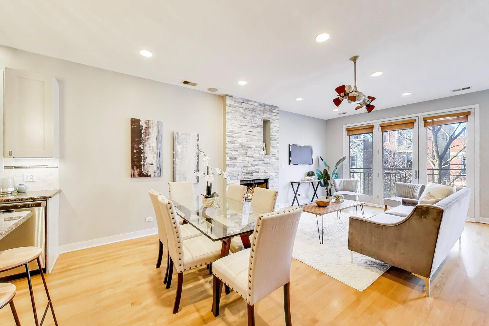 859 N Paulina Street Unit: 2
