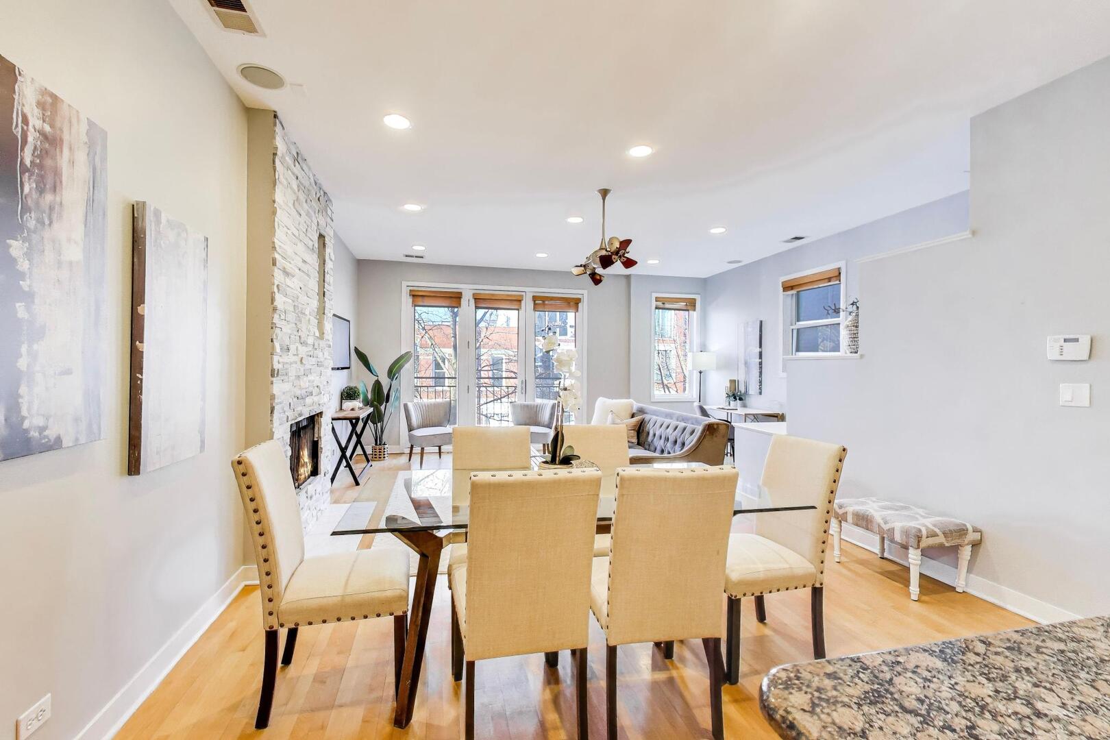 859 N Paulina Street Unit: 2