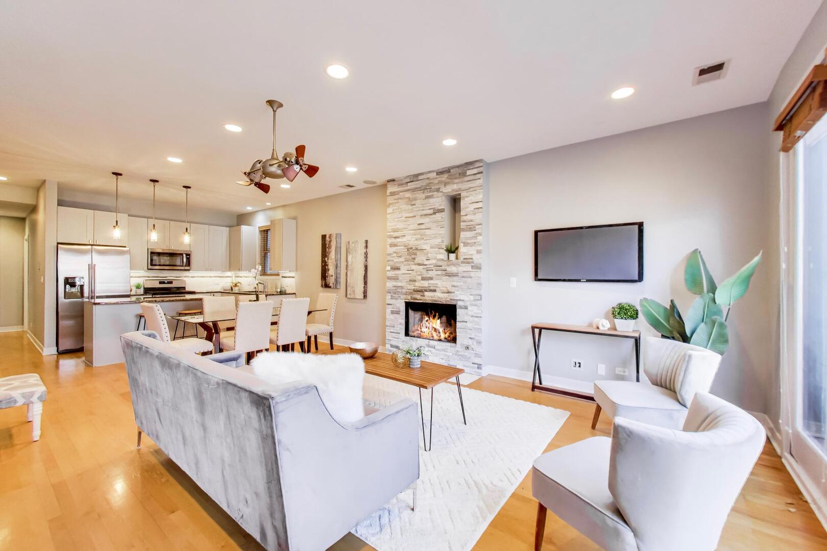 859 N Paulina Street Unit: 2