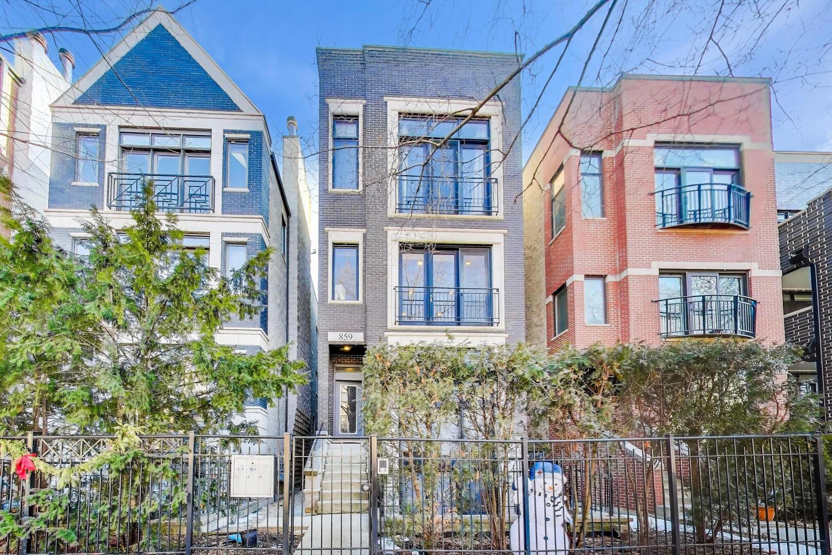 859 N Paulina Street Unit: 2