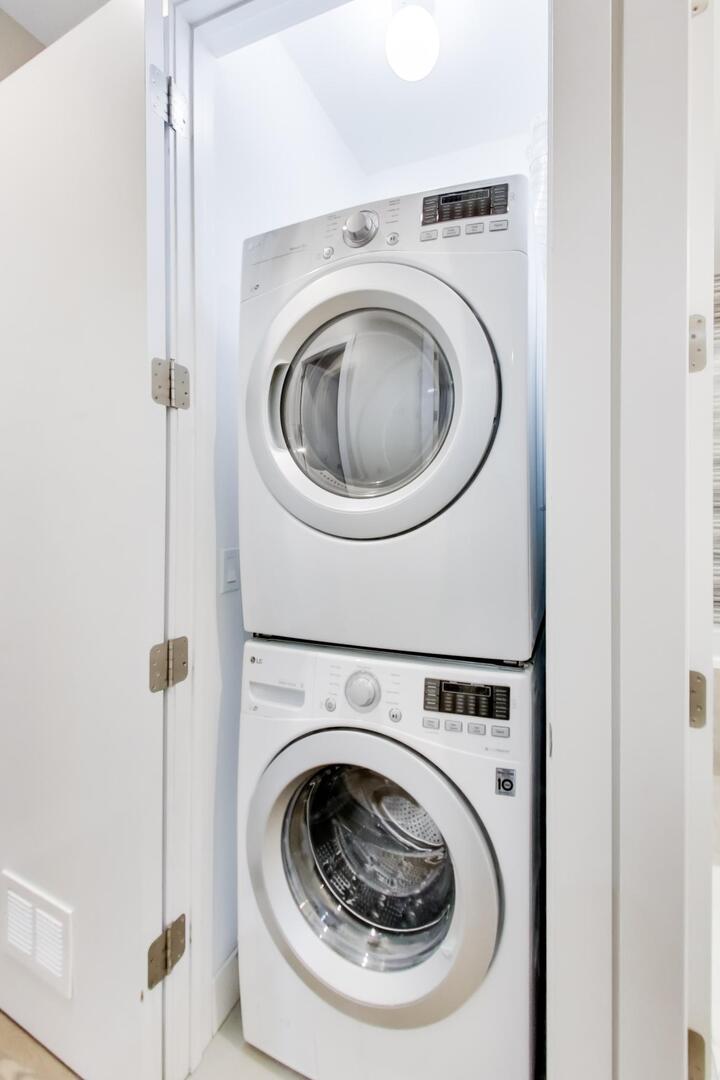 1121 N Western Avenue Unit: 4N