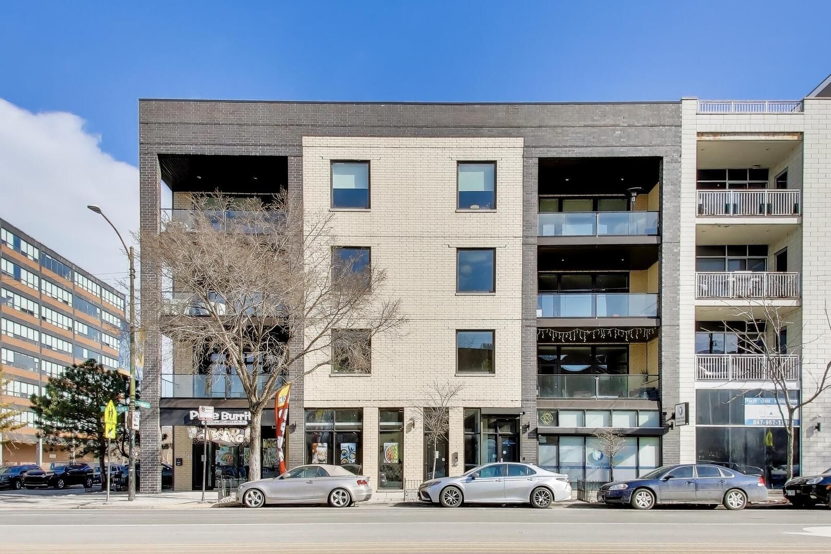 1121 N Western Avenue Unit: 4N