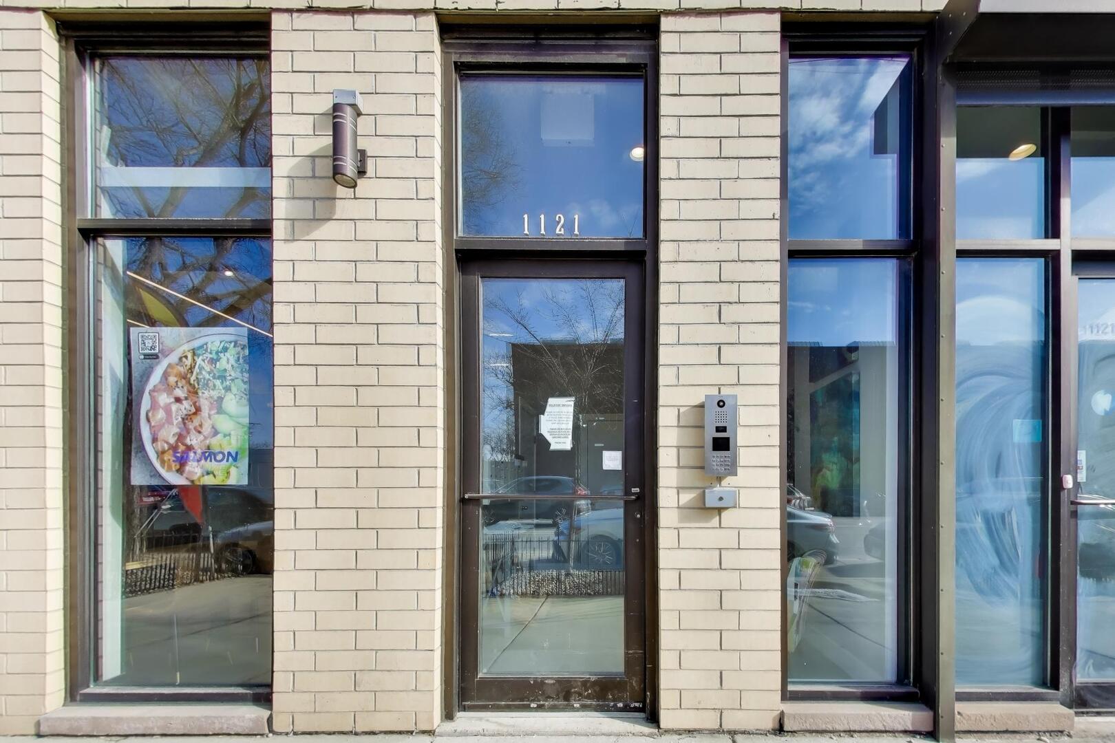 1121 N Western Avenue Unit: 4N