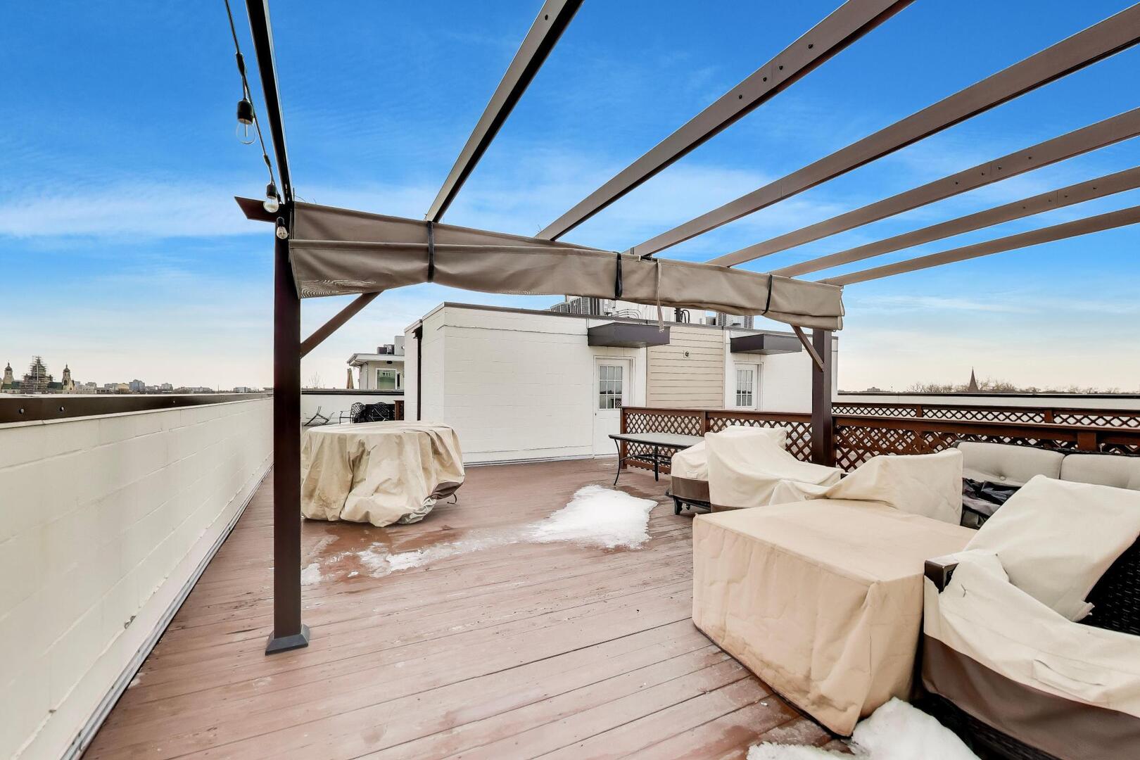 1121 N Western Avenue Unit: 4N