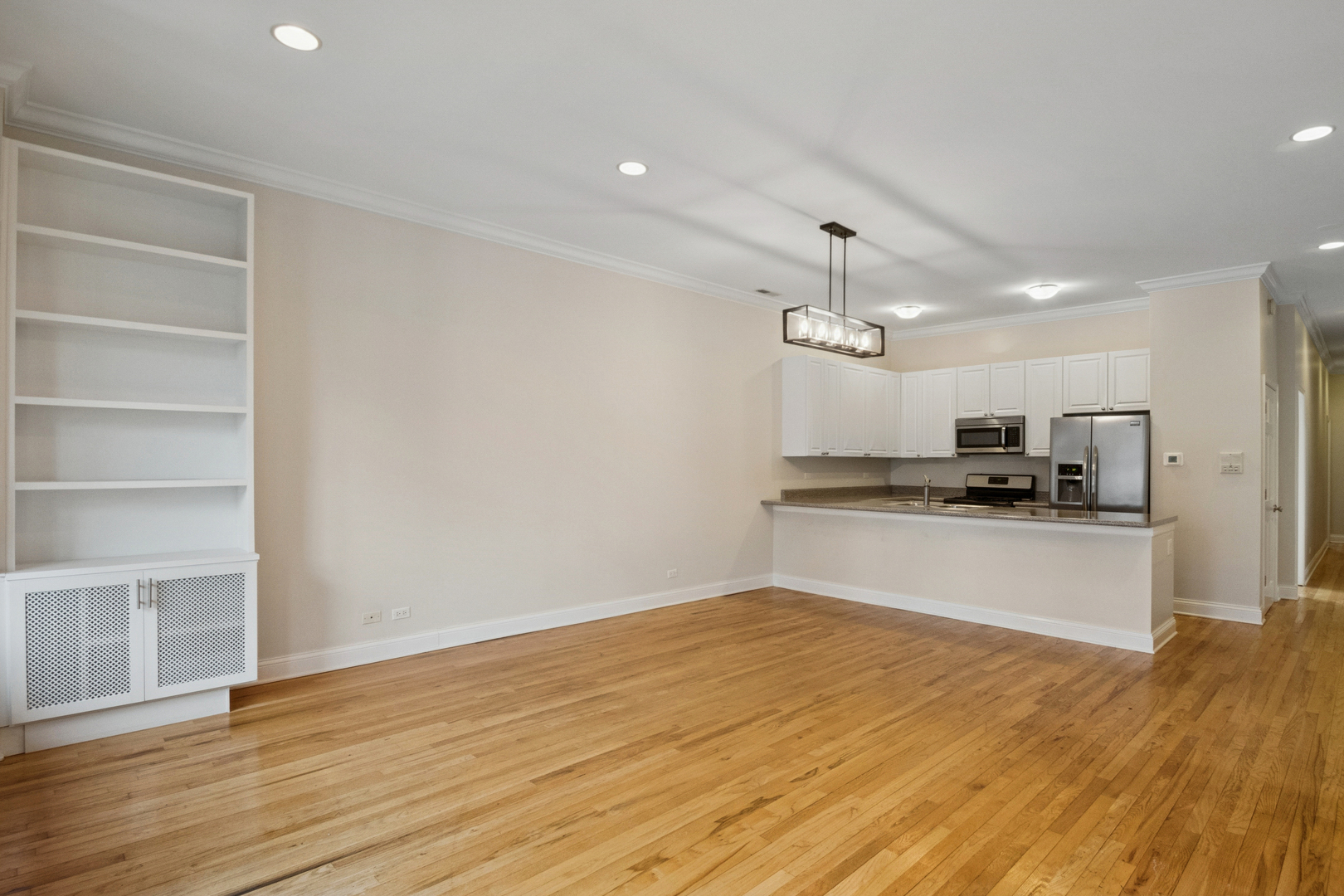3059 N Lincoln Avenue Unit: B