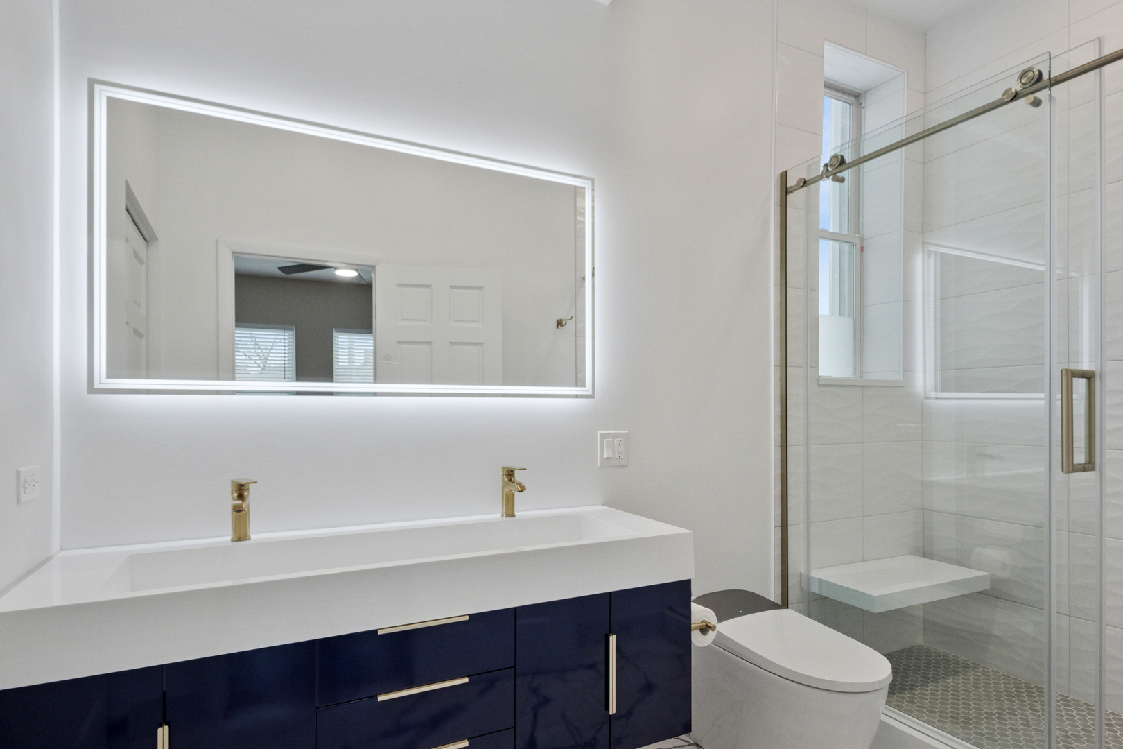 3059 N Lincoln Avenue Unit: B