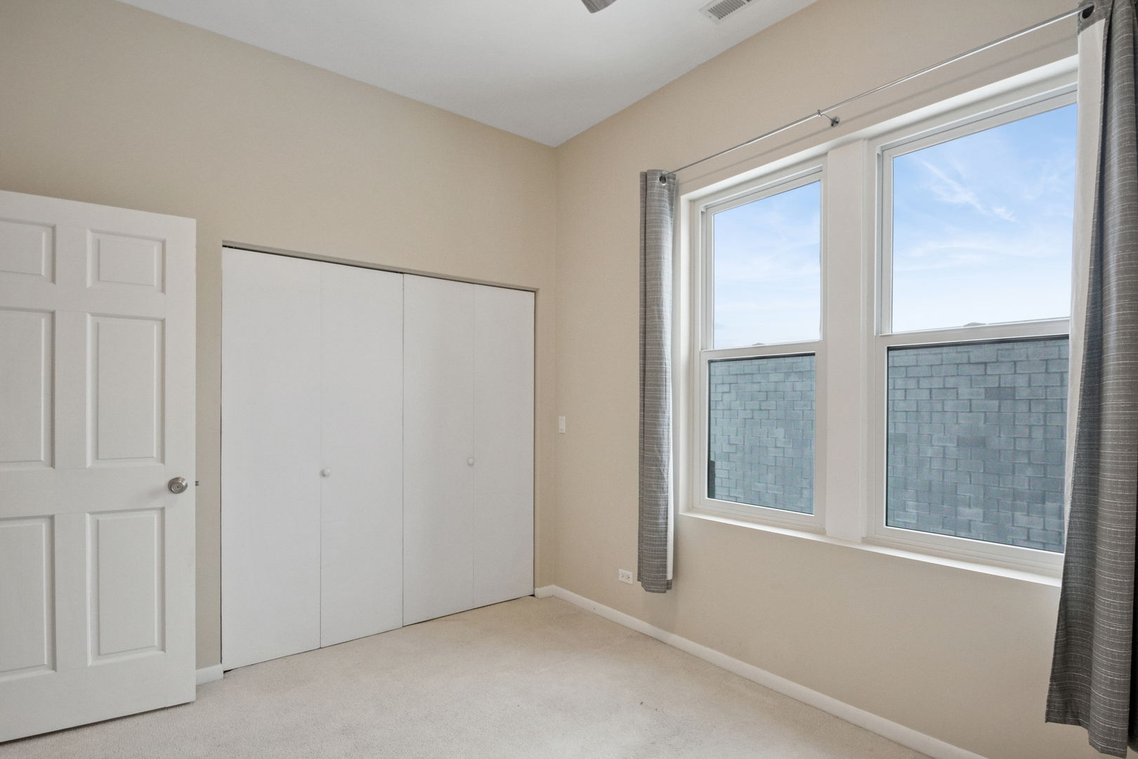 3059 N Lincoln Avenue Unit: B
