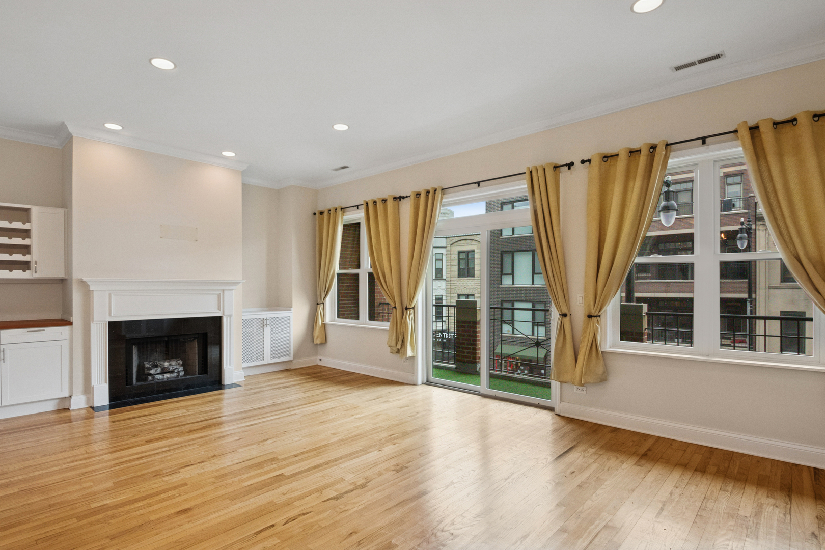 3059 N Lincoln Avenue Unit: B