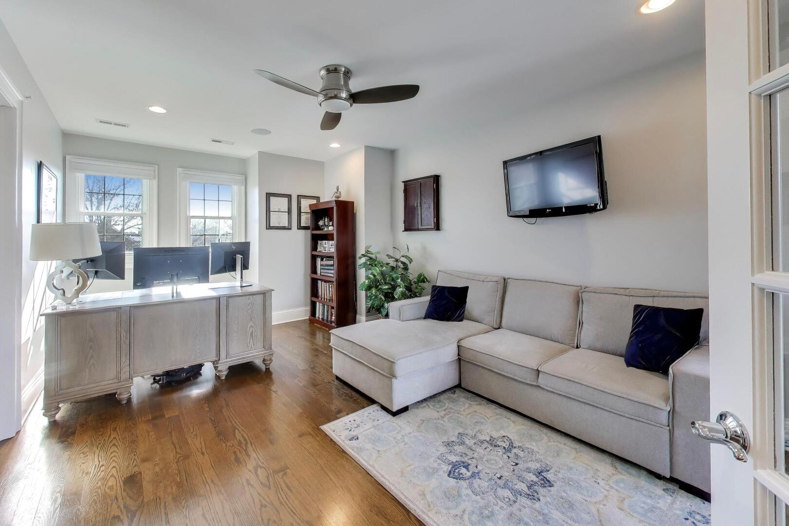 1428 W George Street