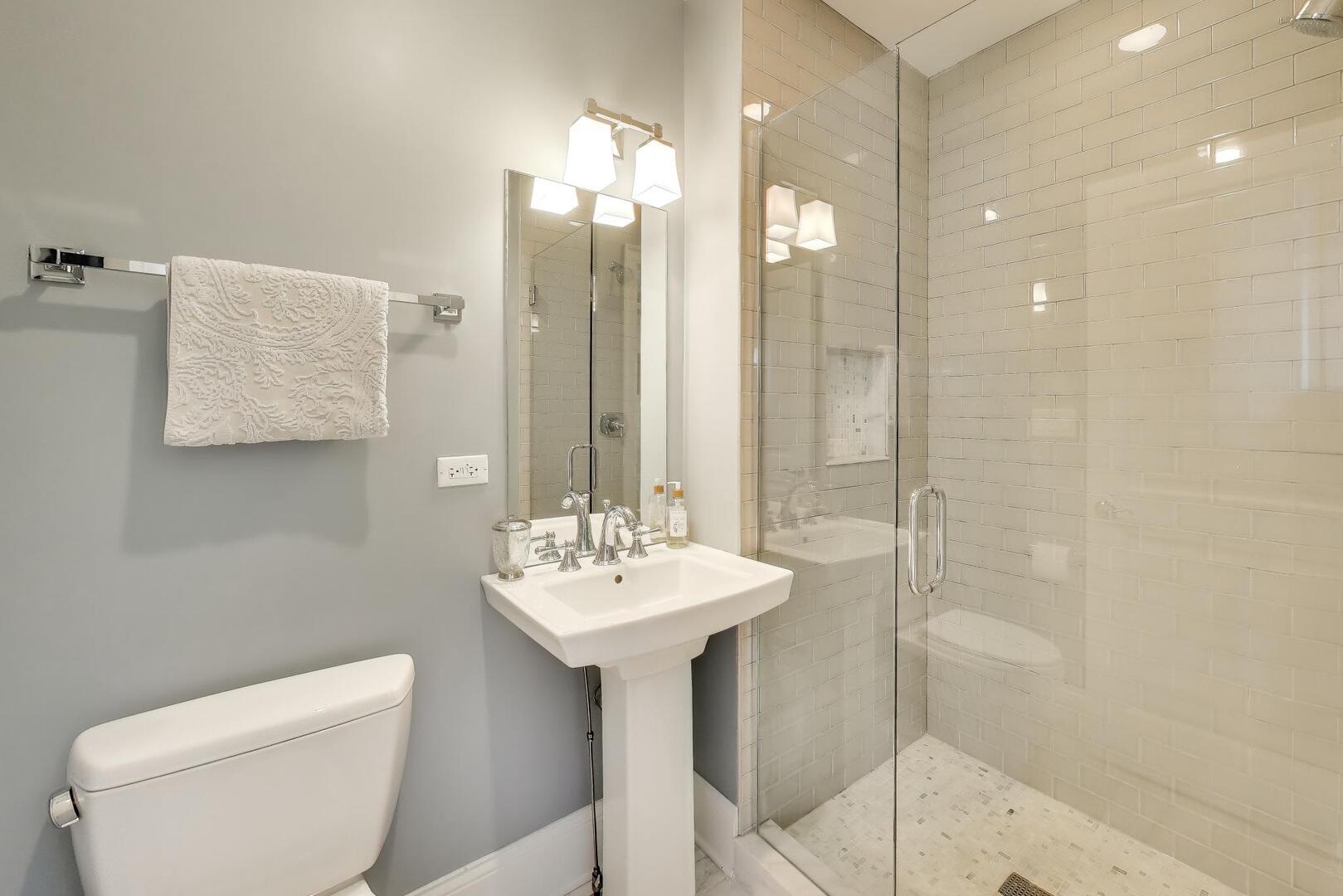 1428 W George Street