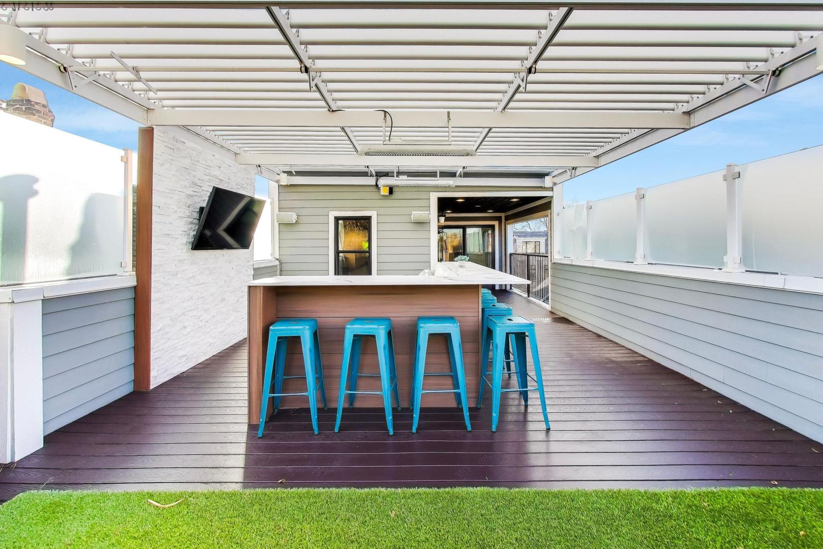 1428 W George Street