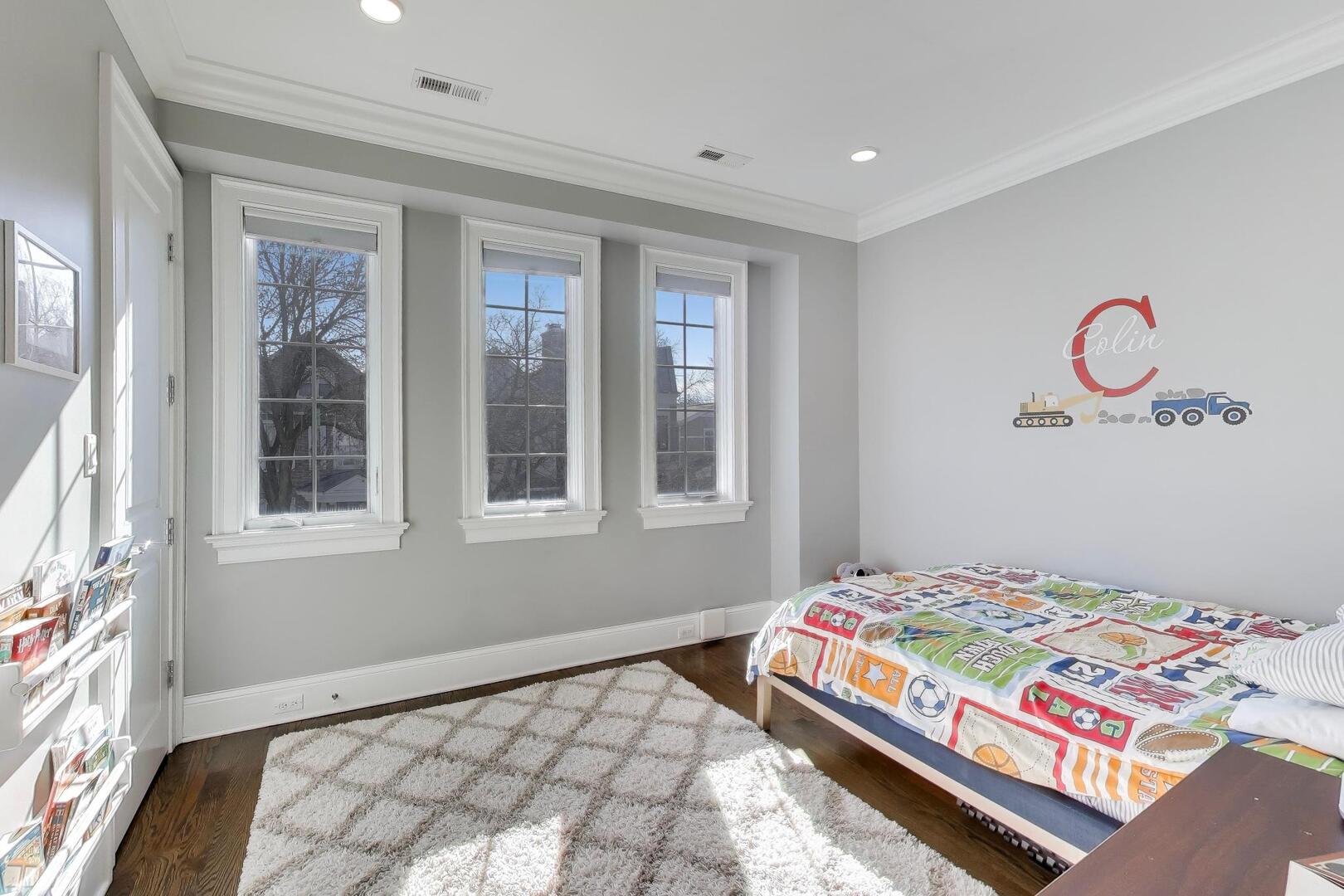 1428 W George Street