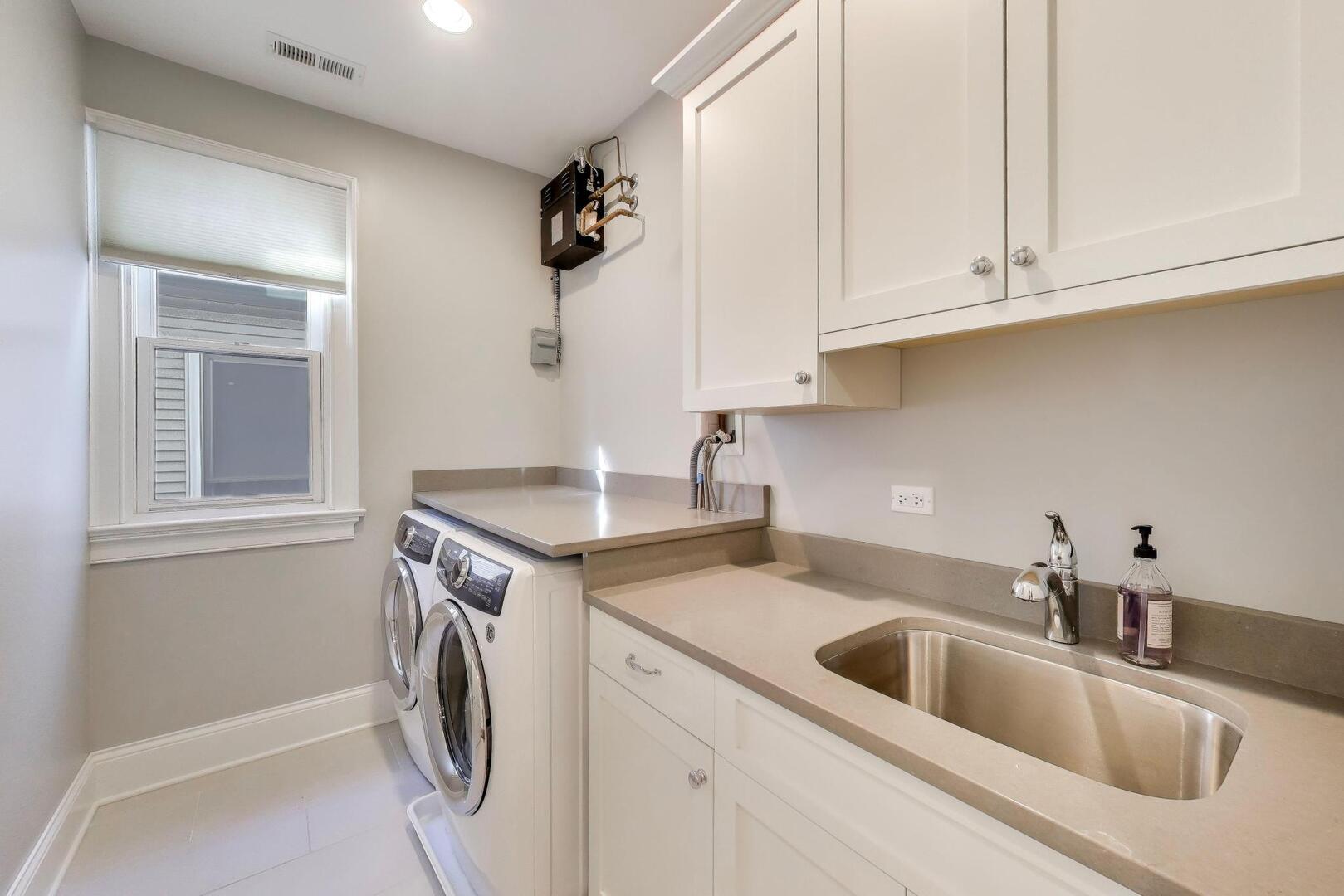 1428 W George Street