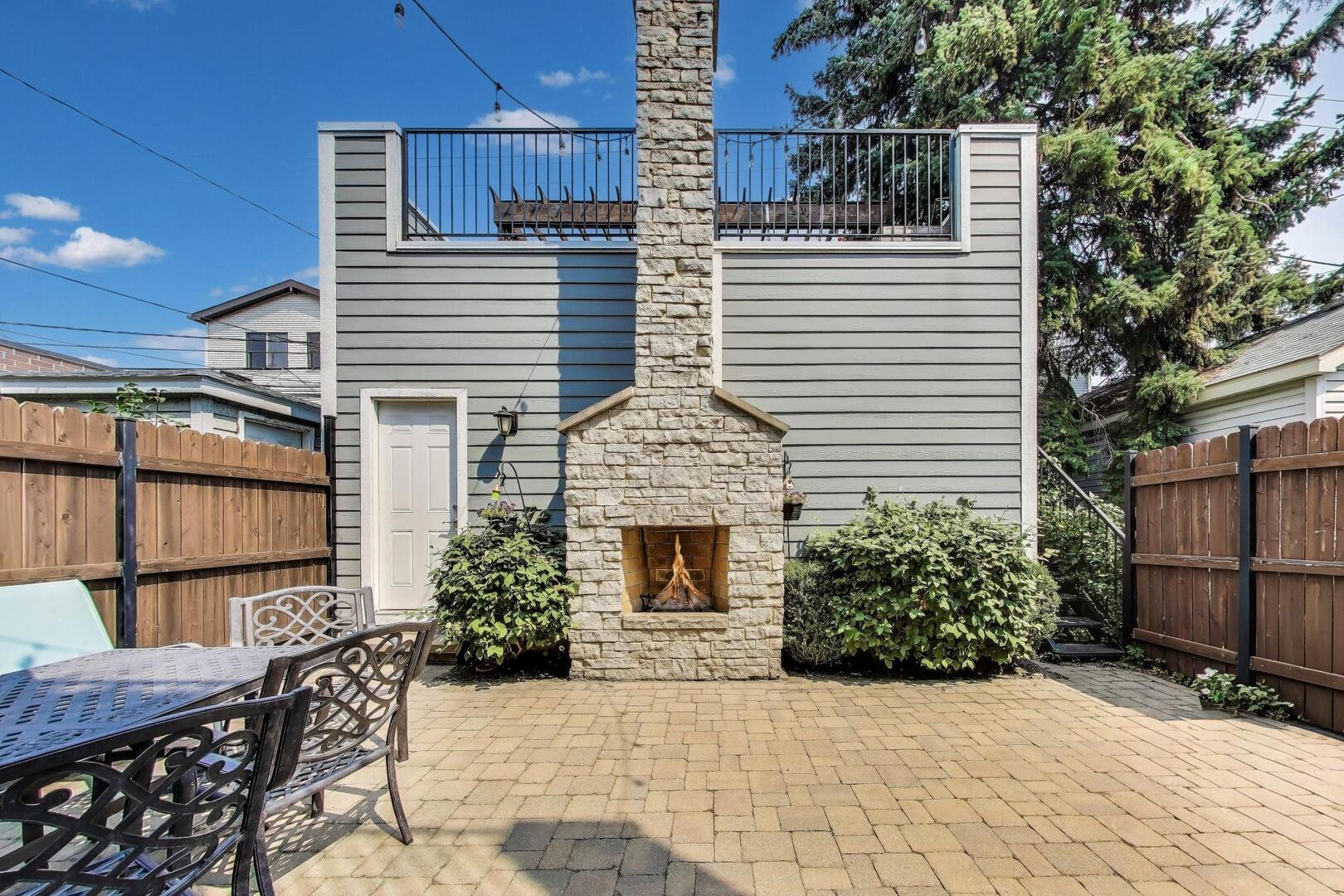 1428 W George Street