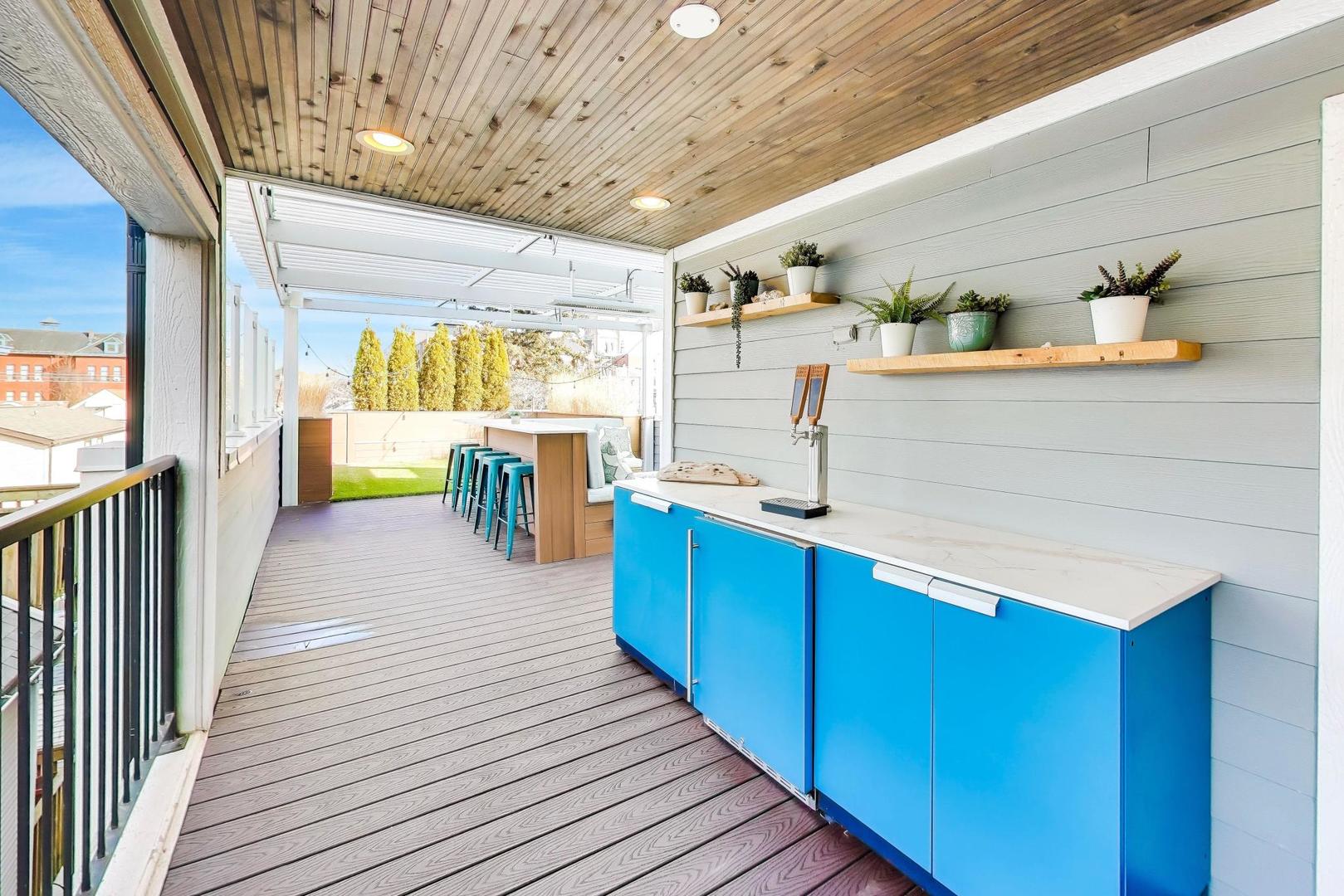 1428 W George Street