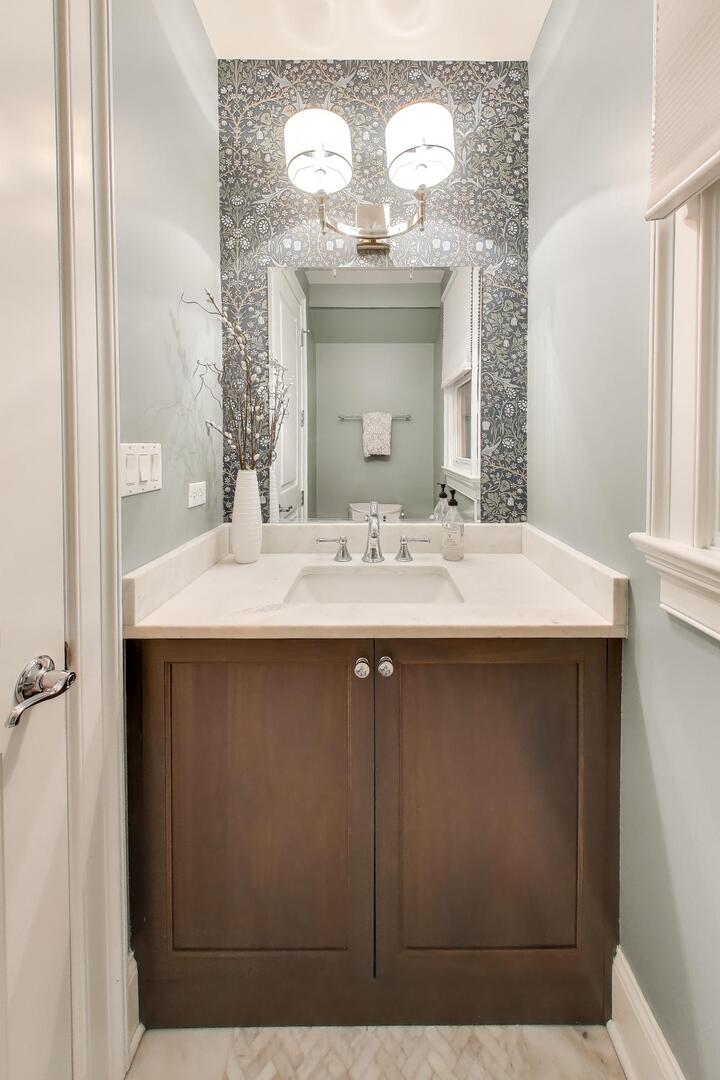 1428 W George Street