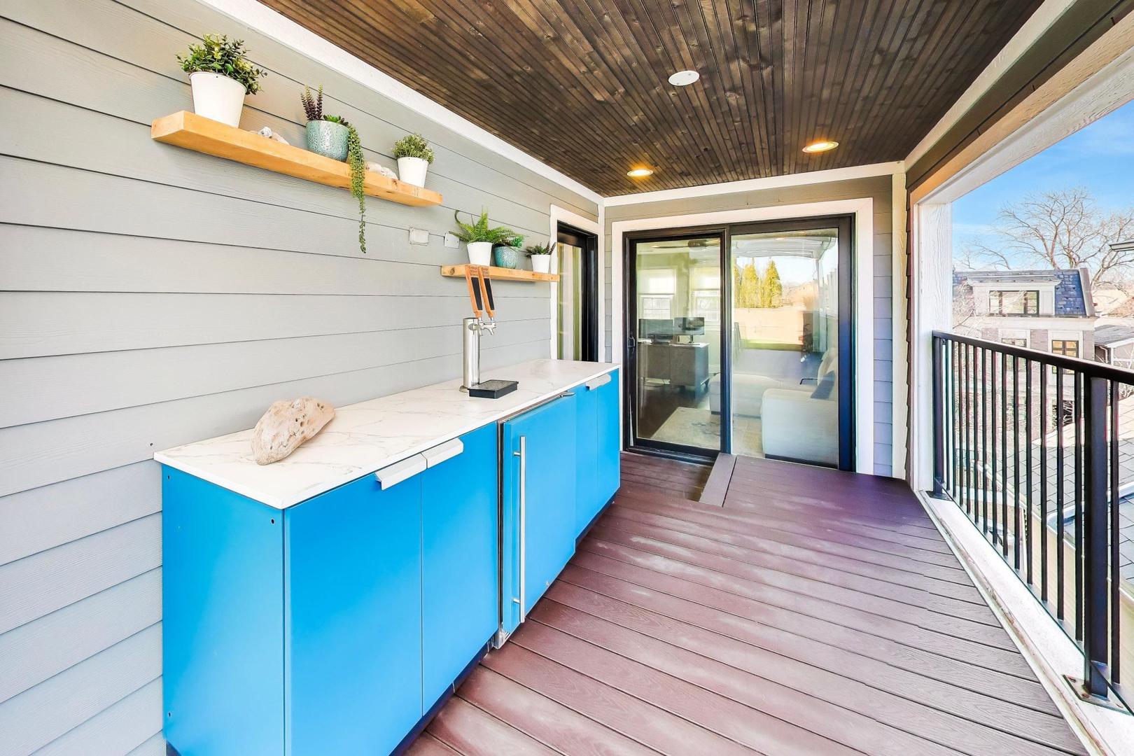 1428 W George Street