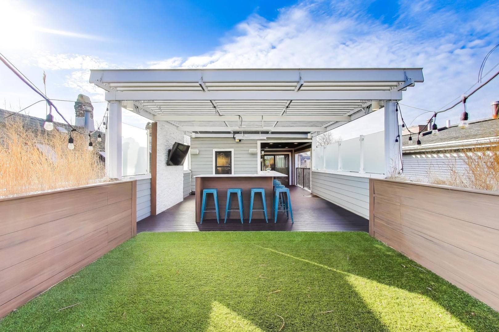 1428 W George Street