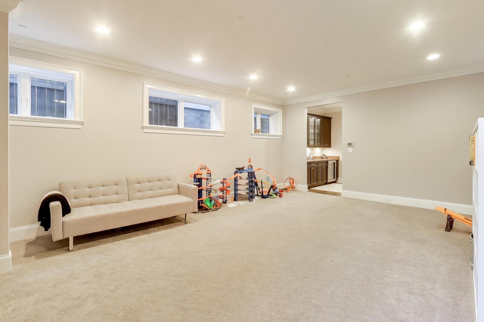 1428 W George Street